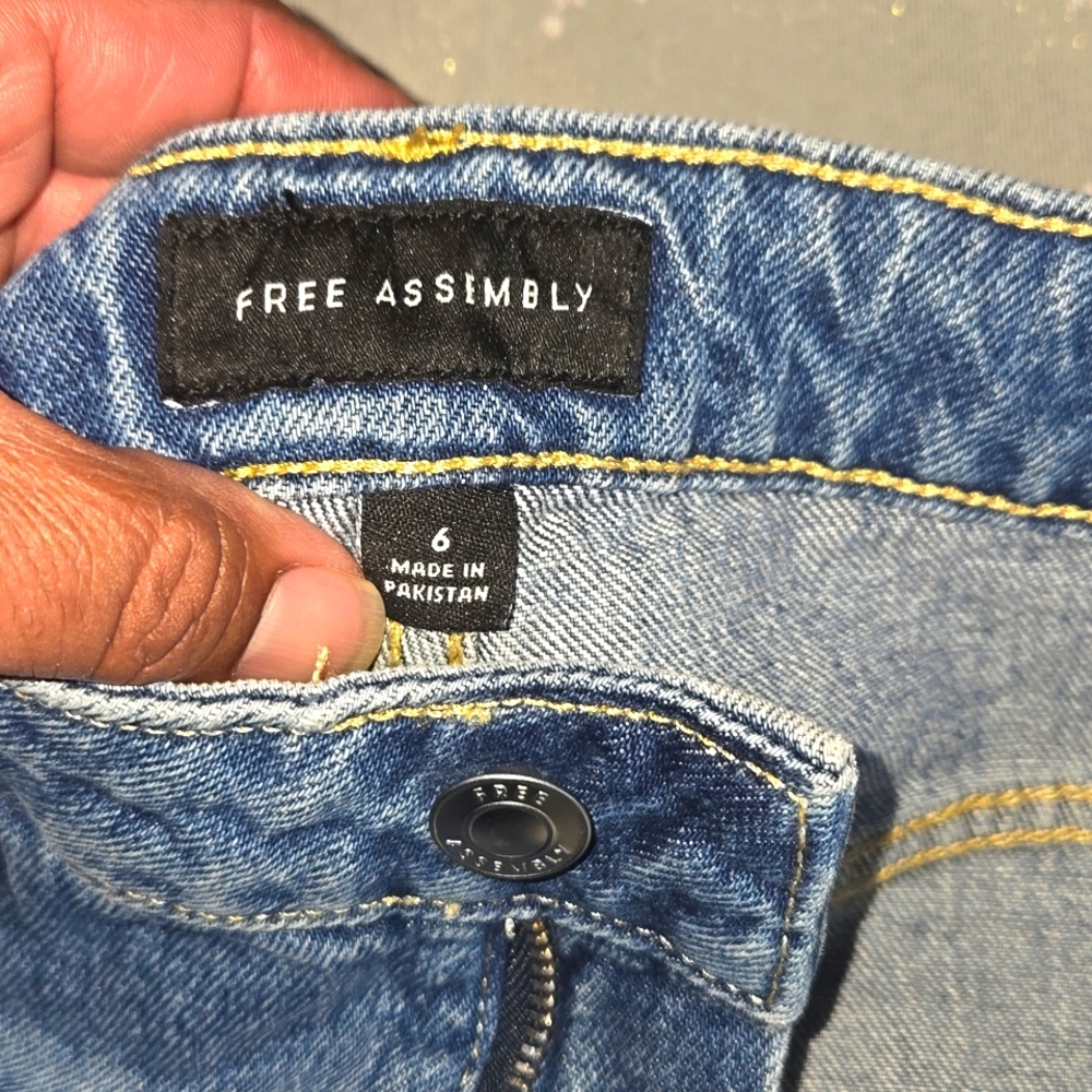 Free Assembly Jean Shorts - Size 6 S222 Artistic FL7285 - Picture 2 of 7